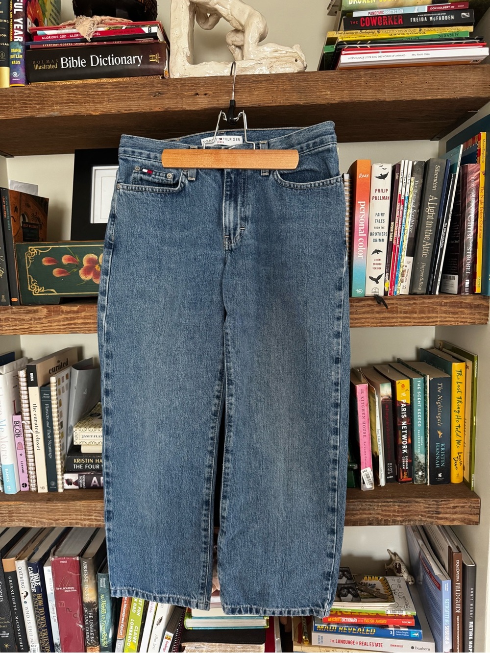 Vintage Tommy Hilfiger Women's Medium Blue Straight-Leg Jeans